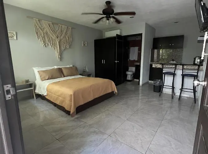 Azure Coliving Hotel 3*